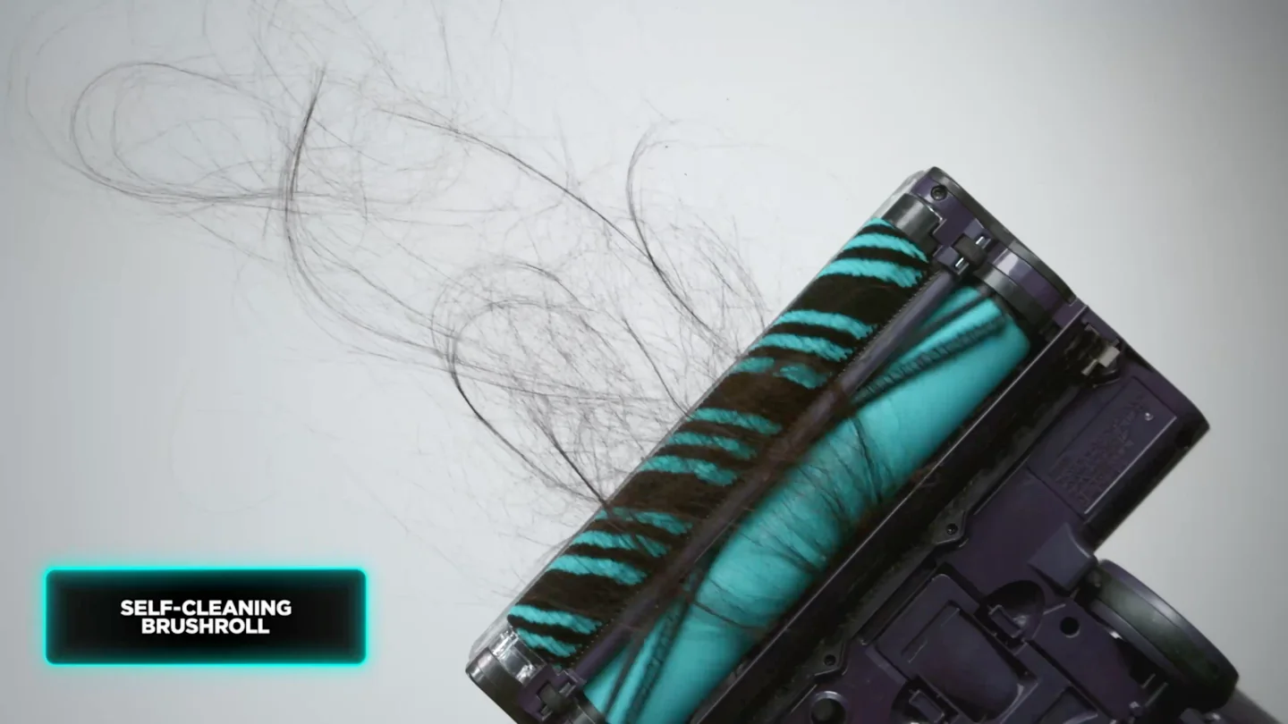 Self-cleaning brushroll